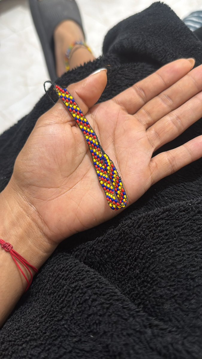 valentinablamo's tweet photo. Se cancela en pin, si tengo manilla, ya no voy a tener fomo en la oficina mañana 😎 https://t.co/ukATG35Sli