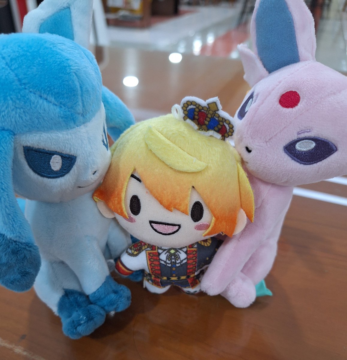 LillmeePP's tweet photo. He's not alone guys https://t.co/64vl08h940