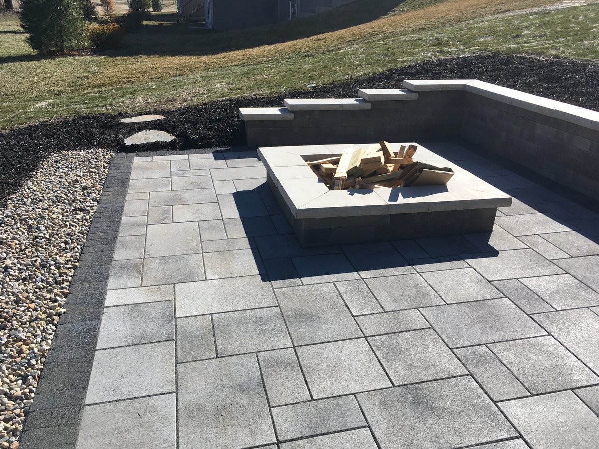 spectrumscapes's tweet photo. Would you rather have
A Outdoor Kitchen 🍔
B Fire Pit 🔥
Pick one 👇
📍 Greenwood, IN
📞 317-777-3599
🌐 https://t.co/X2hK9WVTj6
#OutdoorLiving #BackyardGoals #FirePit #OutdoorKitchen #HardscapeDesign #LandscapeDesign #IndianaHomes #GreenwoodIN #CurbAppeal #SpectrumLandscape https://t.co/72735fkP0u