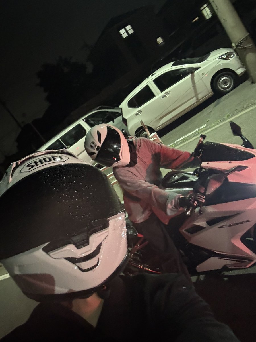 meg_250rr's tweet photo. 昨日天気ちゃんとみて乗ったのにぃ！！
梅雨だね、、、、、☔️ https://t.co/YMNecKU9Ef