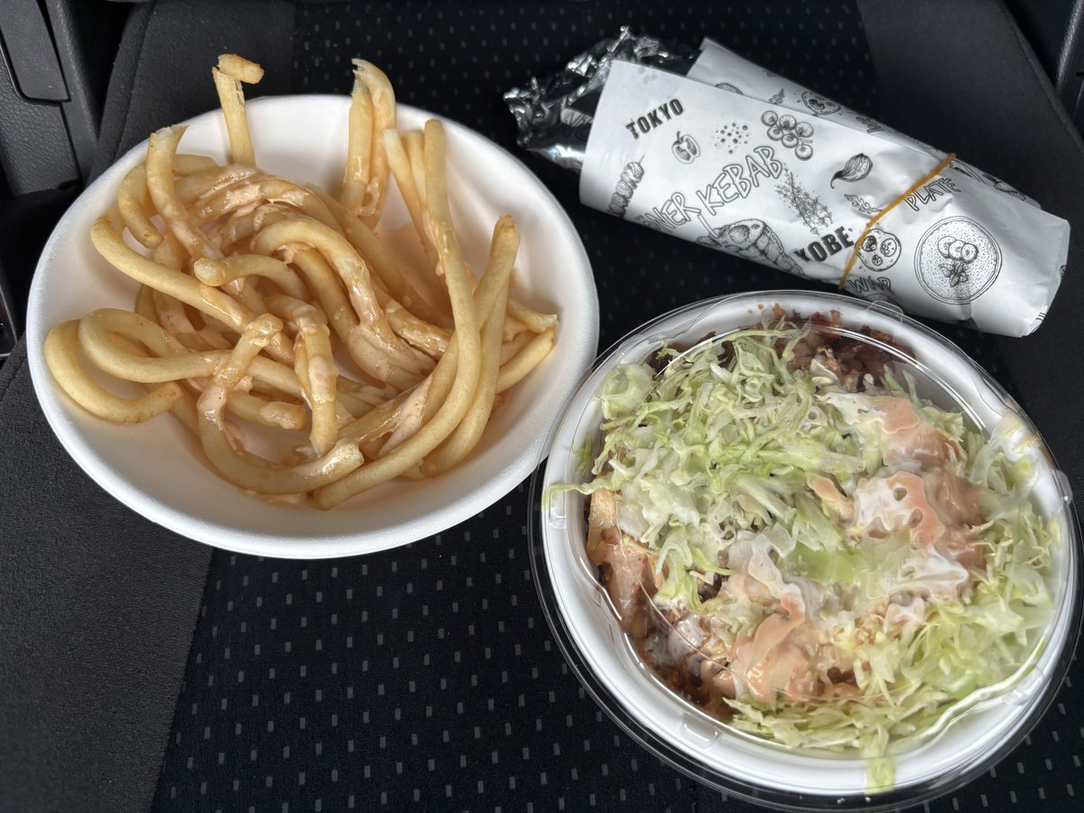 ryuryusamadayo's tweet photo. この肉かたくて口の中2箇所切った https://t.co/deBvITrRUA