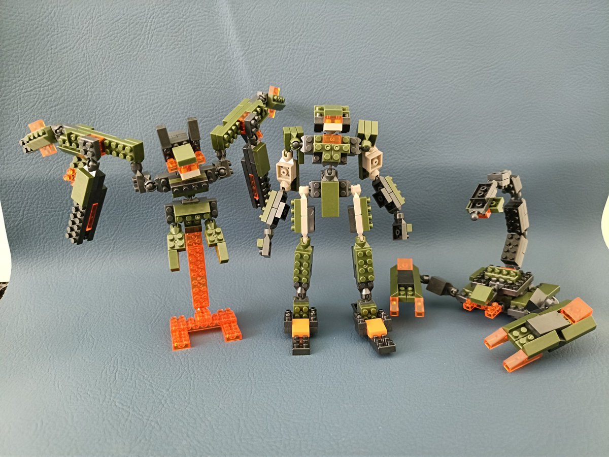 Arts240's tweet photo. #プチブロック
#ロボットスクワッド
コマンダーチーム。
コマンダーマグナムはもうちょっといじらないと…
…
合体を考えながらだったので。

それぞれのパックは混ぜずに改修しました。

ダブルヘッドドラゴンに合体します。分解無しで合体。

ジョイントが多くて組みやすいですね。 https://t.co/1QTJYQs62z