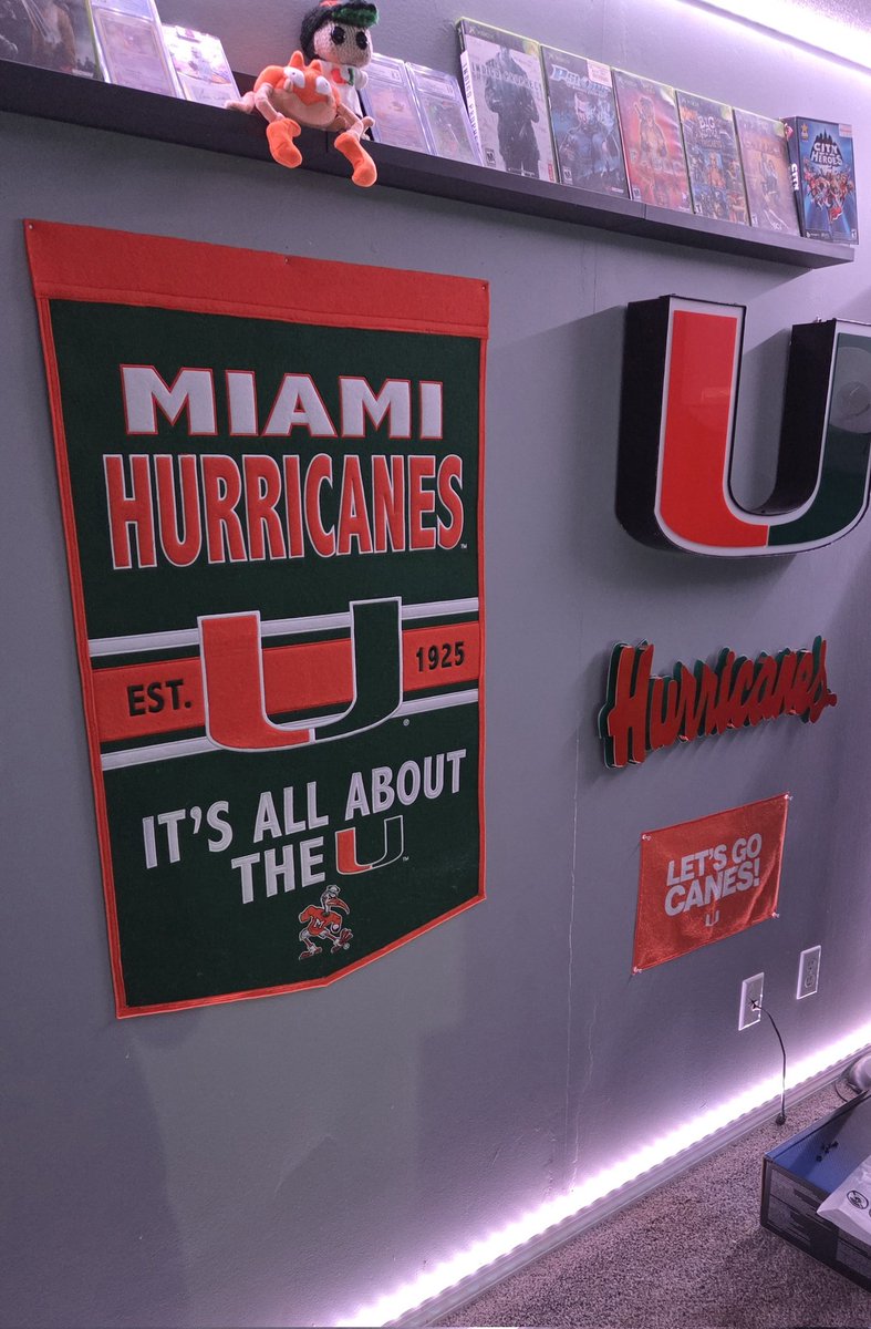 TheCoachCoop's tweet photo. Added a Miami Hurricanes wool banner to the back wall. I like it! 🙌 https://t.co/Ja9U50TCir