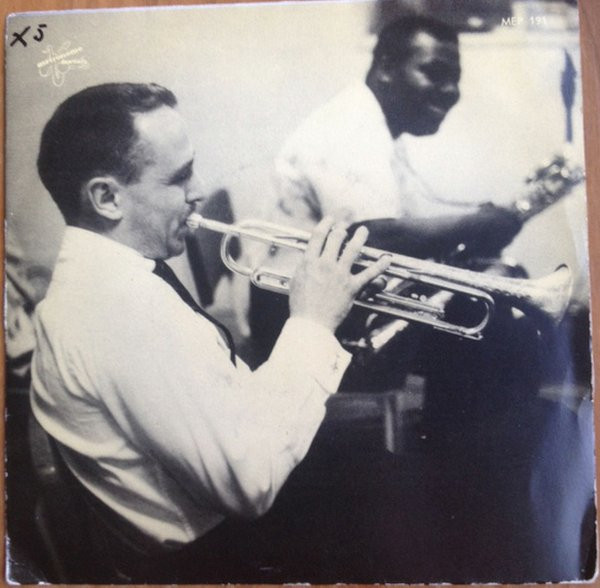 Daily_Ellington's tweet photo. 1997年の6月16日は、60年代のエリントンオケ、トランペットセクションを支えた、ロルフ・エリクソンの命日。
このスウェーデン出身の白人トランパッターは、リードセクションに劣らぬ変態ばかりのTpセクションに長く在籍しました。

Rolf Ericson (1922, 8/29 - 1997, 6/16)
【在籍期間 1963-1971】 https://t.co/CFvpLywrBJ