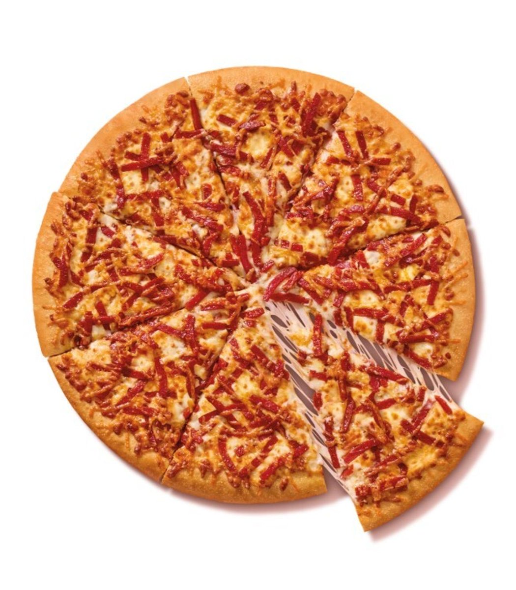 Indie5051's tweet photo. Little Caesars ha lanzado una Pizza Webberoni para celebrar el lanzamiento de Spider-Man: Brand New Day

Incluye pepperoni desmenuzado y una mezcla de dos quesos tostados https://t.co/939YuETkik