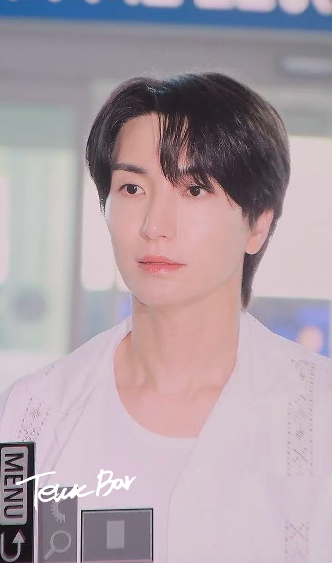 TeukBar's tweet photo. 260623 인천출국 PREVIEW

✈️

#이특 #LEETEUK 
#イトゥク #利特 
#슈퍼주니어 #SUPERJUNIOR 
@special1004 https://t.co/EsmWzxjNwQ