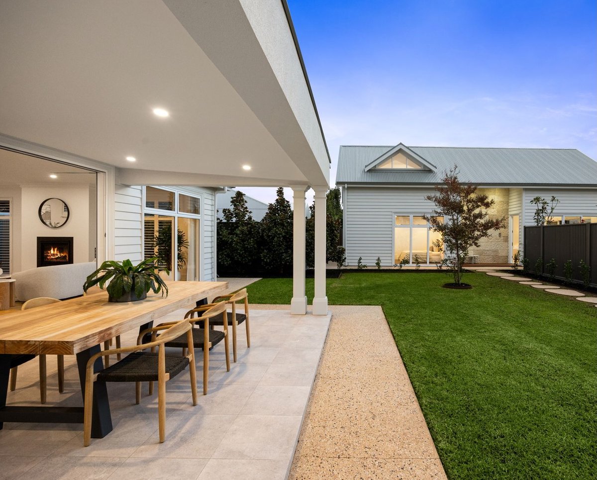 Giordano_Prtnrs's tweet photo. Immense &amp; Modern Hamptons Themed Coastal Showpiece For Sale At 77 Moseley Street, Glenelg South

View This Saturday, 12:00pm - 12:30pm

For More, Visit: https://t.co/PIWbWr2IBU

#forsale #glenelg #hamptons #luxuryrealestate #adelaide #property #realestate #retreat #beach #coastal https://t.co/9ZG51fRg3i