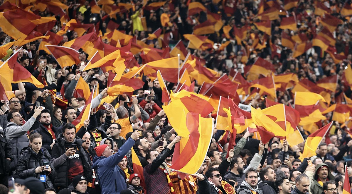 GalatasaraySK's tweet photo. Günaydın #ŞampiyonGalatasaray Ailesi https://t.co/H8plSR9jEr