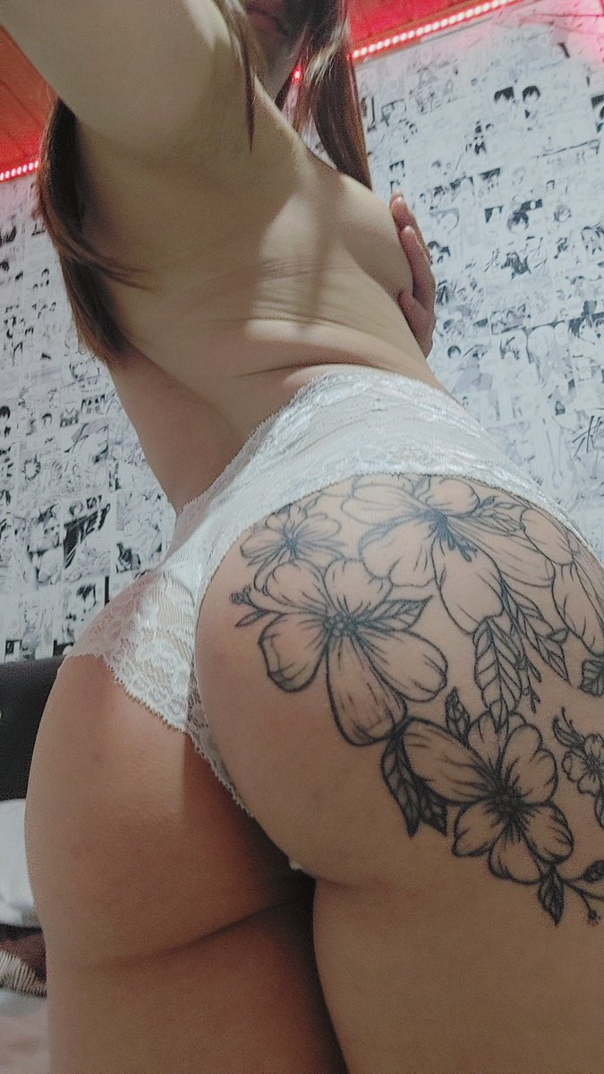 queency_of's tweet photo. Can I sit on your face? 
Me siento en tu cara? https://t.co/elZuJWTg1k