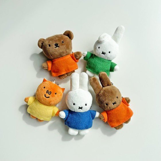 miffy_update's tweet photo. ✨🐰【7月発売ガチャ情報】🐰✨

ミッフィー プチぬいぐるみ✨

📅2026年7月1日より順次発売開始
💰1回500円

ラインナップは全5種類🎉
・ミッフィー
・ボリス
・グランティ
・ダーン
・メラニー

ボールチェーン付きなので、一緒におでかけも👜✨ https://t.co/McppQUldgC