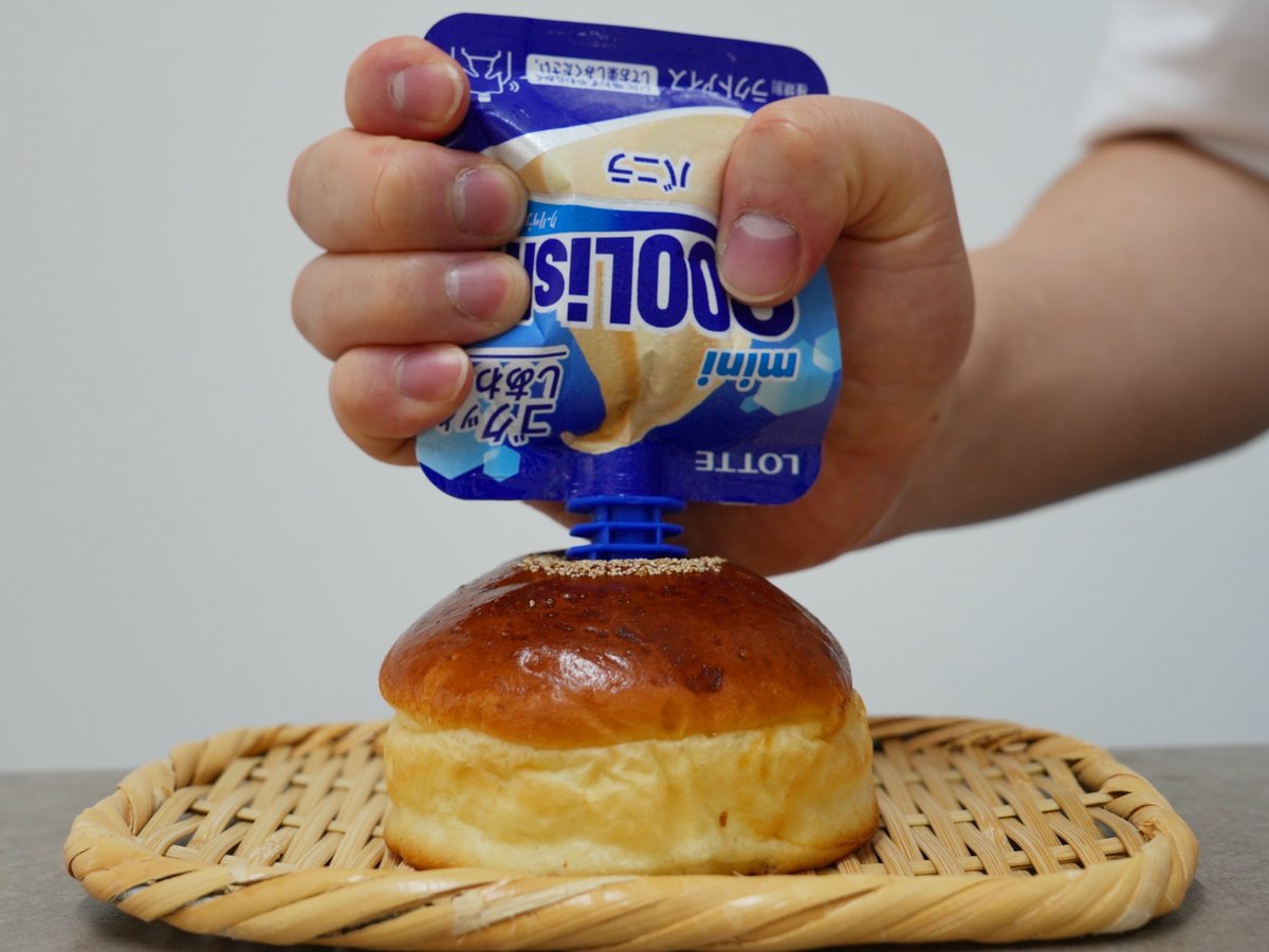 lotte_coolish's tweet photo. 東京都三鷹市「トーホーベーカリー」とコラボ！
「クーリッシュ専用あんぱん」が6/29(月)より期間限定販売！

クーリッシュとのマッチングを前提に甘さを抑えたつぶあんを使用し、口どけのバランスにもこだわっていただきました💡

#あんぱんクーリッシュ をぜひお試しください🍦 https://t.co/PQeTtVXRXe