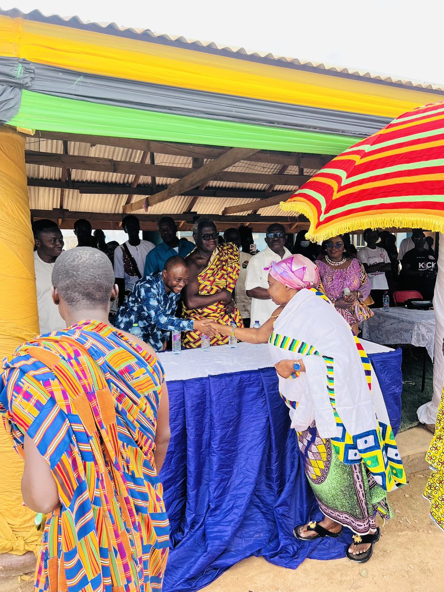 Salifuissaka101's tweet photo. I had the greatest honor to represent the Ashanti regional minister, @DrAmoakohene and the beautiful people of Bekwai municipal at this year’s Father’s Day celebration organized by the Chiefs and people of Dwoamin in collaboration with @bcighana and ANAQ Foundation.
Sunday’s event saw the celebration of fathers amid flamboyant display of culture and tradition.
Speaking on behalf of Minister Amoakohene, I congratulated Breast Care international and ANAQ Foundation for their commitment in community development and advice our gallant fathers to consider their family obligations as a solemn duty to God and mankind.