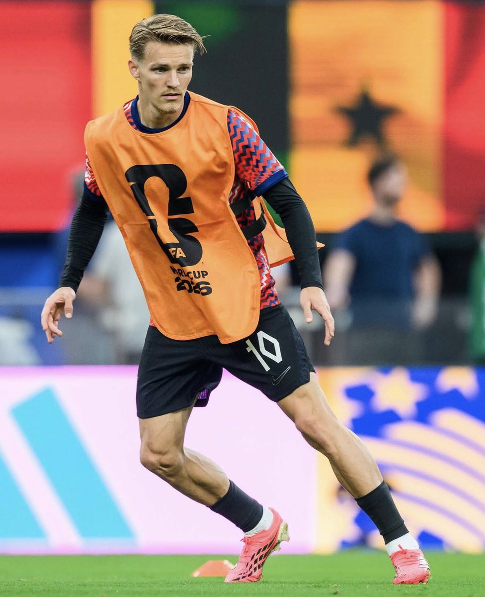 emeraldjustine1's tweet photo. Ødegaard and Haaland have absolutely no connection 😩😩😩. Every time Haaland makes a run, the wrong pass comes out! Please, this is not Gyökeres we’re talking about 🙄🙄🙄 Haaland needs proper service! https://t.co/A0xq7inFzr