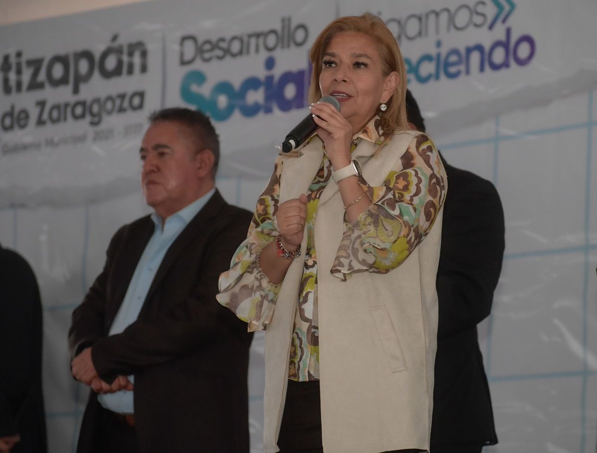 Atisbos1's tweet photo. En #AtizapanDeZaragoza 
@Pedro_RVillegas destaca inversión histórica de más de 200 millones de pesos en apoyos sociales en Atizapán
@GobAtizapan
@DIFAtizapanZ
 - Atisbos https://t.co/nNnesYtPUQ https://t.co/0z0cpIHWw5