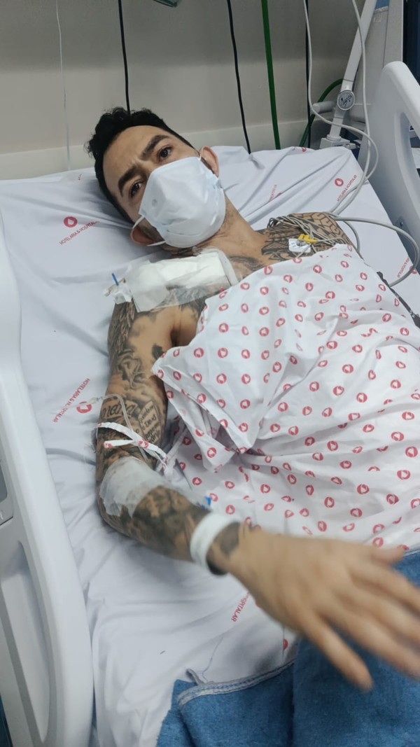 realidadedafvll's tweet photo. O Filho da puta do Coronel do Muquiço foi preso pela Policia Militar Hospital de Acari. Esse filho da puta que estuprou  matou a Ster após um baile funk na favela da Coreia, em Agosto do Ano Passado. https://t.co/nSuHDqEh6c