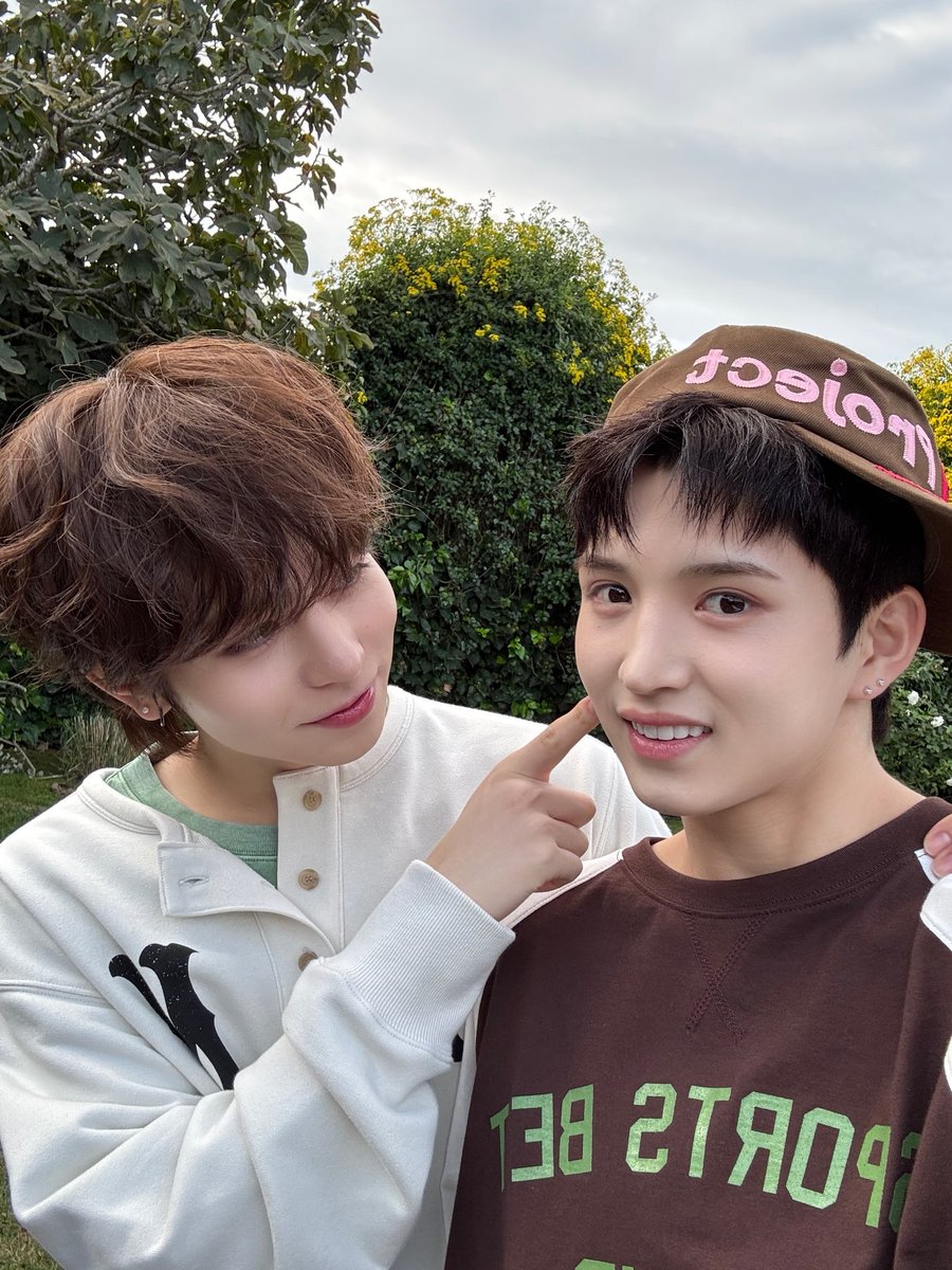 Official_VIBY's tweet photo. #VIBYdump 🩵

𝟐𝟎𝟐𝟔.𝟎𝟔.𝟐𝟒
𝐕𝐈𝐁𝐘 𝐎𝐟𝐟𝐢𝐜𝐢𝐚𝐥 𝐃𝐞𝐛𝐮𝐭

#VIBY #バイビー
#AKITO #IO
#VIBY_Debut
#VIBY_Miracle_TheFirstLight https://t.co/4S9vyuJrwc