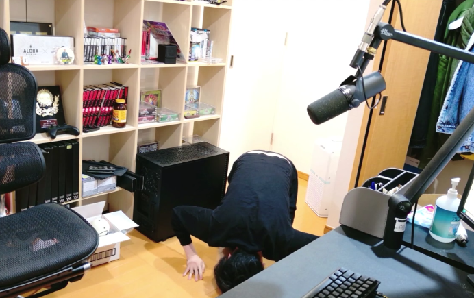 ytranking's tweet photo. 配信者はんじょう、事務所に無断で5時間の説明配信を実施
土下座繰り返し「1人でやるのはつらい」「許されたい」と叫ぶ

▼記事
https://t.co/KQ5R9RcfbE

・UUUMでの「説明会」後に自宅から配信
・説明会がグダグダになったとして土下座で謝罪
・UUUMに許可を取っておらず「クビになります」とも発言

・過去の行いが犯罪に当たるならすぐにでも警察へ行く、脱税の疑いは、翌朝に税務署に確認しに行くと宣言

・拡散されている画像・映像を1つずつ確認し、「反社って言われてもおかしくない」と謝罪
・母親（背中に鳳凰の入れ墨）など、家族全員の反社チェックもしたことを明かす

・「1年ずっと強がってきたけど、もうつらい！」と感情剥き出しで本音を吐露
・加藤純一らと絡まないよう求められると「20年後でもいいから俺は喋りてぇよー！」と叫ぶ