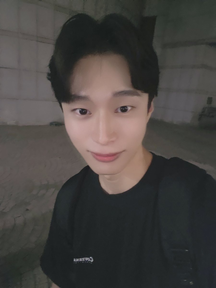 new_biiii's tweet photo. 20240711 연극 옥천여관 퇴근길 #황건우 https://t.co/WWkkKsgaoM