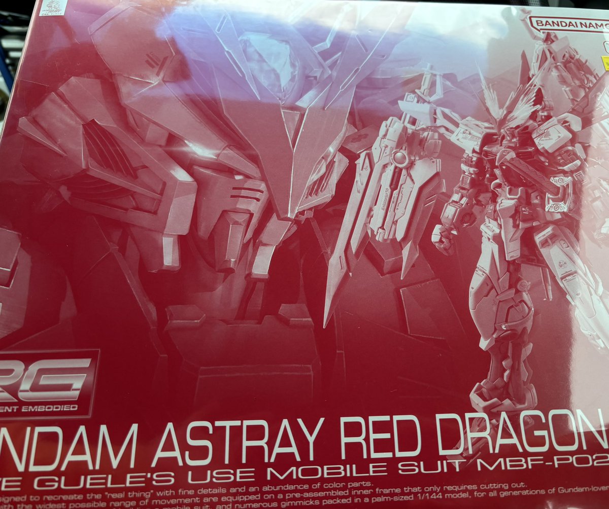reizingufom's tweet photo. 僭越ながら初めてのガンプラの購入、組み立てをしてます😊
両方一目惚れで購入し最速積みプラをした自分に呆れてます(笑)
ペルフェクから作ってますが、レッドドラゴンまで遠い、、、 https://t.co/ivb5Vjol53
