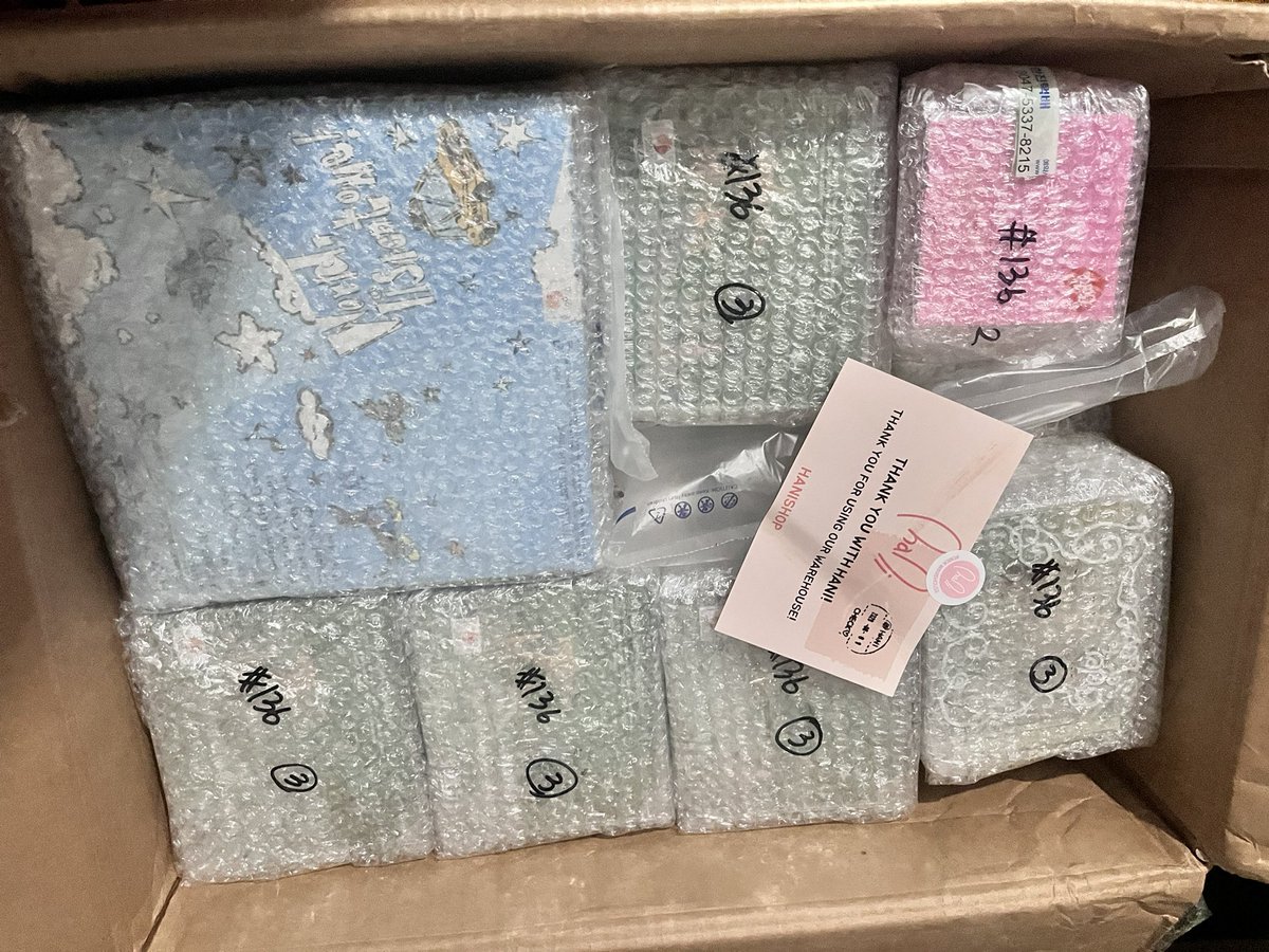 limzel_'s tweet photo. Today i recieve a little box of @hanikraddress, everything arribes safely, thank youuu! https://t.co/CO81tKs44r