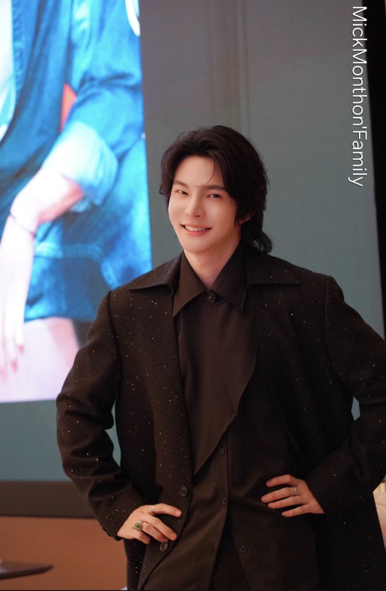 MONTHON_FAMILY's tweet photo. 1 2 3 แชะๆ

#MickMonthonBirthdayFanSign
#Mickmonthon
#มิกมณฑล https://t.co/6g5rpcr97W