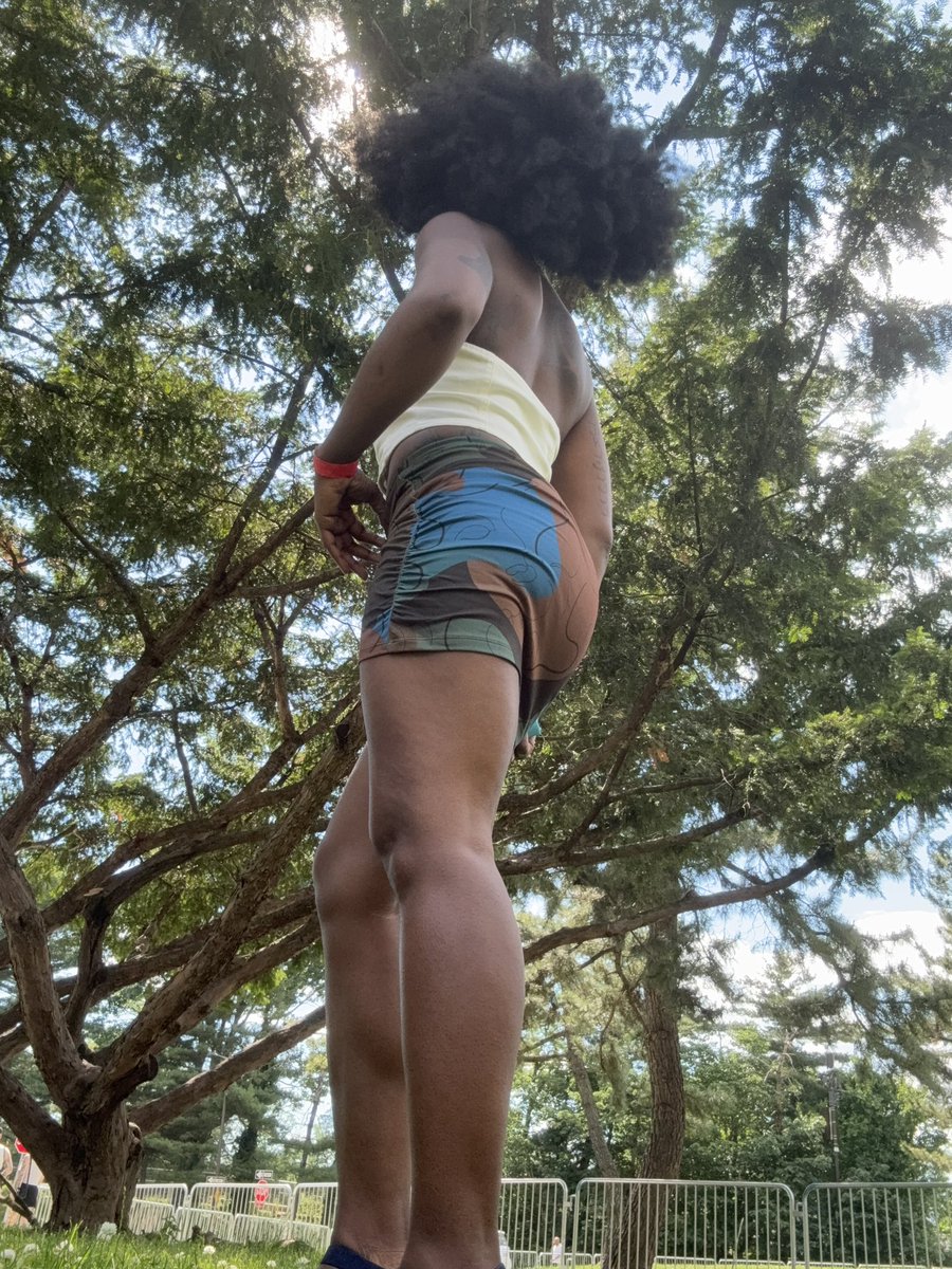 Goddess_bossyy's tweet photo. One way or another, you’re gonna look up to me. 

Ebony Ass worship mistress findom addict facesitting smother https://t.co/xi4Pos2cL6