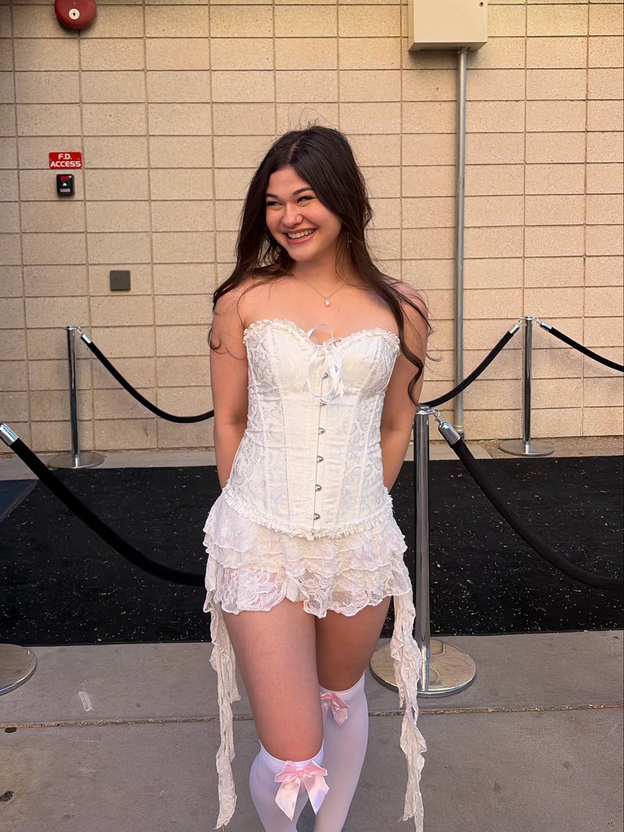 bbmbabyfawn's tweet photo. outfit repeater #mytruth https://t.co/KxR3joTg0n