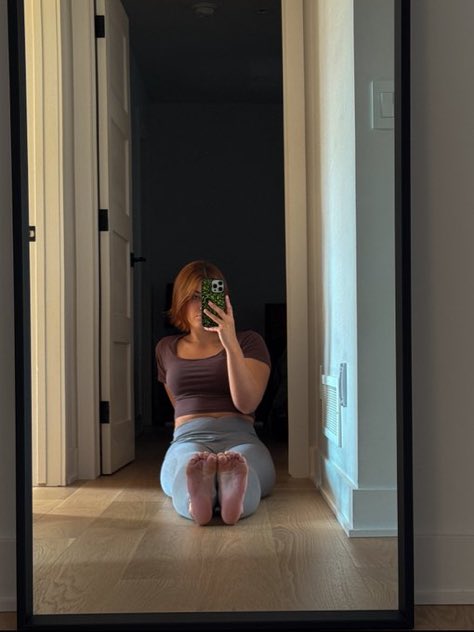 Destinyvsdo's tweet photo. Be Happy I’m showing you losers my soft delicate feet. Worship &amp; tribute for a session. #feet https://t.co/XjEbCKVJZN