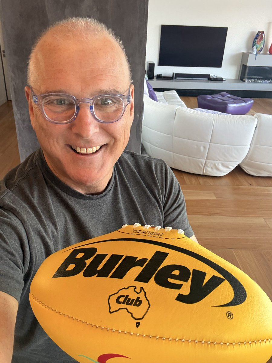 CStannage's tweet photo. When you are deep in chemo and your friends know what will cheer you up … @freodockers https://t.co/lGbGrlIKRY