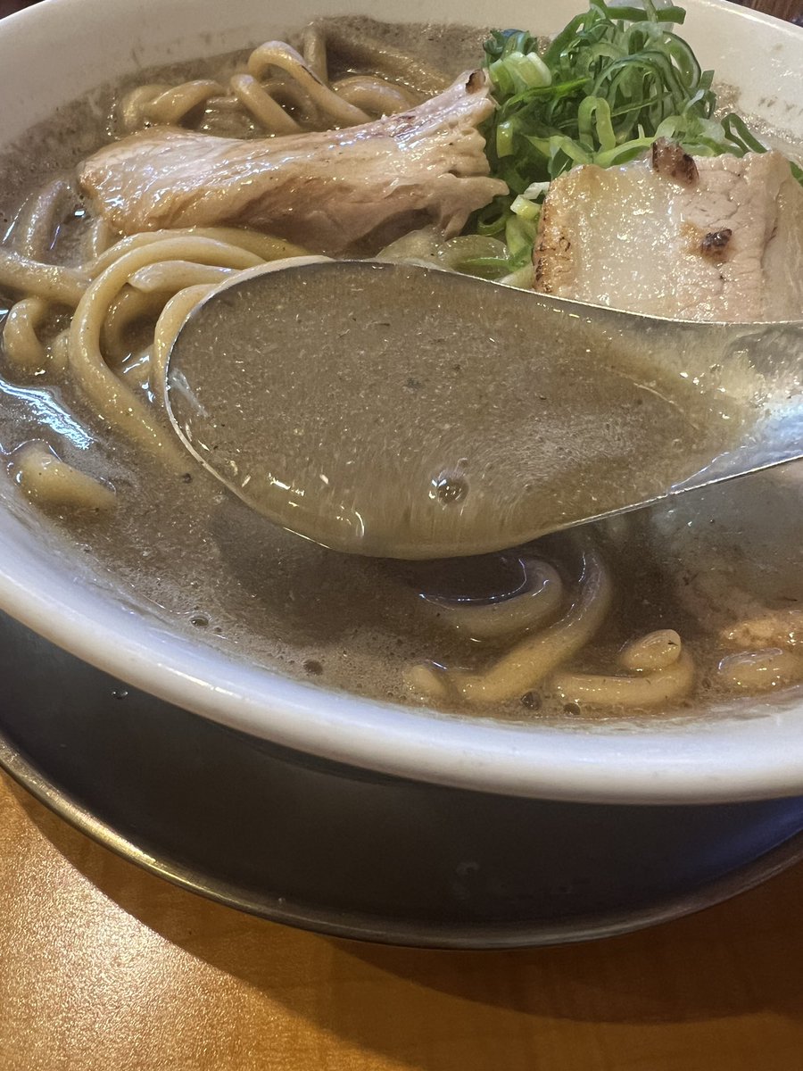 isaisapporo's tweet photo. 6/23 おはようございます🌞

⚠️本日14:15閉店となります🙇‍♂️🙏⚠️

昨日の賄いお願いしたら
『濃い煮干し』、作ってくれました🥹
ランチはドカ食いするので笑、
替え玉してしっかり堪能しました♡

今日もこのあと10:30から‼️
🧊冷やし🧊もあります💪

よろしくお願いいたします‼️ https://t.co/HFxKLNYJKY