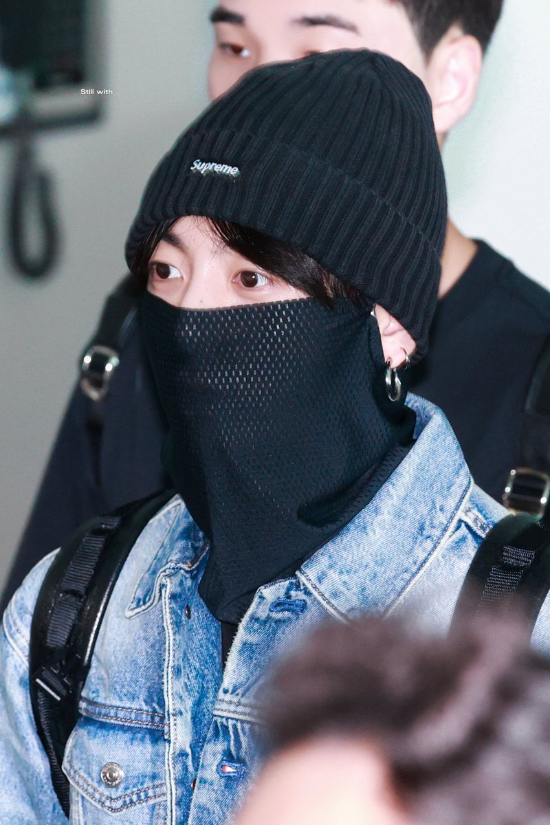 Stillwith_kJin's tweet photo. 260623 ICN✈️
⚫️🐰
#방탄소년단 #전정국 #JUNGKOOK https://t.co/pPMNEBWv8U