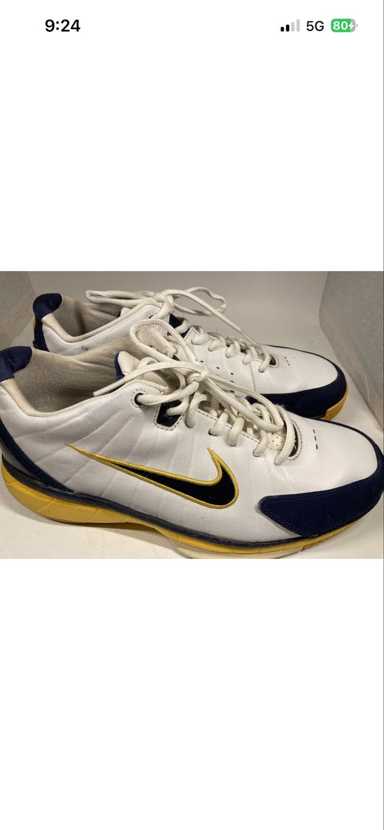 BMK4845's tweet photo. @nikebasketball @nikestore @Nike please please please bring back the Nike Total Package? ( the price friendly version of the huarache 2k4 basketball shoe that Kobe wore) was lighter and more comfortable. Please listen to your consumers for once! https://t.co/h9Z2levYFS