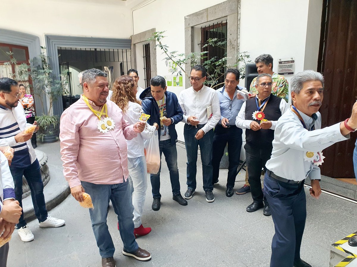 RegidoresPue's tweet photo. Con motivo del Día del Padre, la Coordinación de las Regidurías, por iniciativa de la regidora @AndLecona, organizó una serie de actividades de integración para reconocer y celebrar a los papás. https://t.co/HrB4pLT1Q6