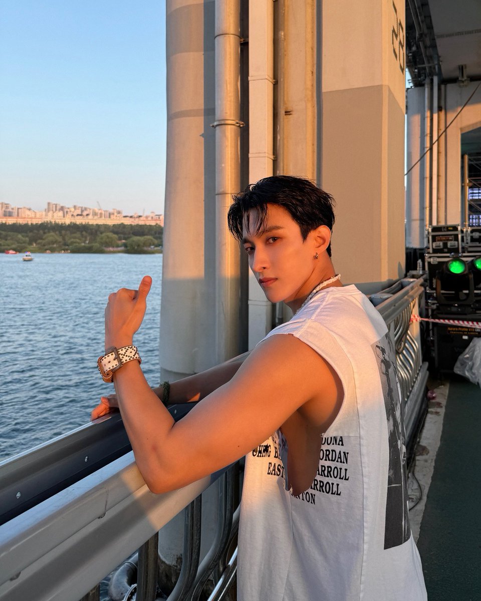 peaheadjunnie's tweet photo. damn. FINE THEN https://t.co/OWy7wTiQuJ