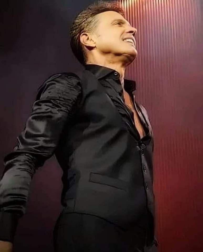 todoxluismiguel's tweet photo. Excelente Inicio de Semana ♥
@lmxlm #LuisMiguel #TXLM #FansClubOficialChile #TXLM38 https://t.co/LFbqJMIgHn