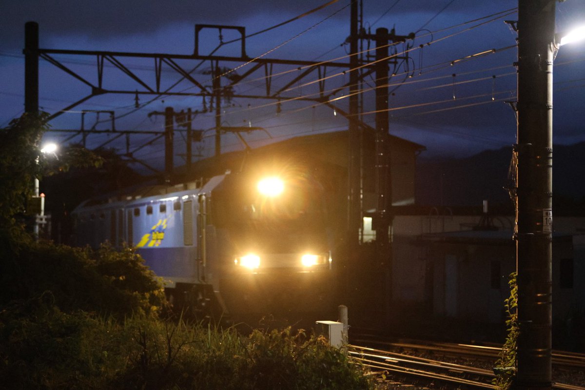 genki80001919's tweet photo. 📷️　(6月22日)

篠ノ井線
EH200-5+コキ12

#篠ノ井線
#EH200 
#EH2005

撮影機材
CanonR7+SIGMA50-100f1.8Art
#Canon
#EOSR7
#CanonEOSR7
#EFEOSR 
#SIGMA
#50100mmf18
#50100mmf18Art
※自動水平機構有

撮影日・令和8年6月22日 https://t.co/TEulKsuPxf