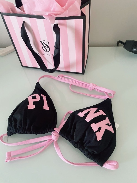 I just received PINK bikini from Anonymous via Throne. Thank you! https://t.co/aiAmfLSTXi #Wishlist #throne https://t.co/QJRMEdik9G
