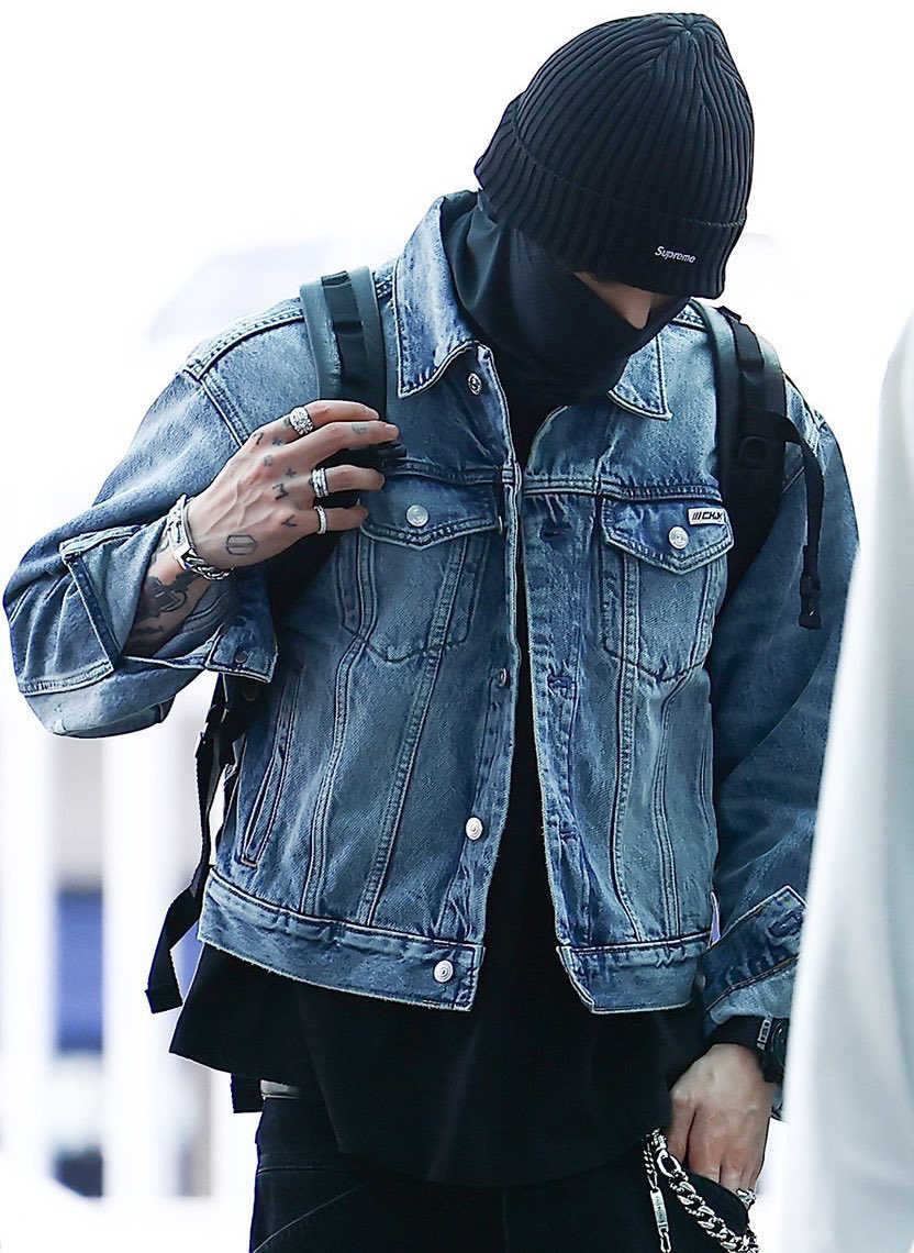 kmviraI's tweet photo. obsessed with jikook’s aesthetic https://t.co/znaFmkyHPy
