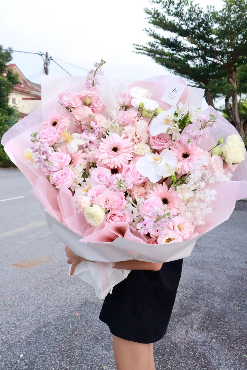 chriswoodsx's tweet photo. Hoy es un muy hermoso día porque es el cumpleaños de la mujer más maravillosa que existe. 
@litttlebunny_ Feliz cumpleaños mi amor 💖 te amo muchísimo. Llevamos mucho tiempo juntos y quería decirte que eres la persona más maravillosa que existe. Te mereces todo lo mejor del mundo https://t.co/k67UtMGLOq