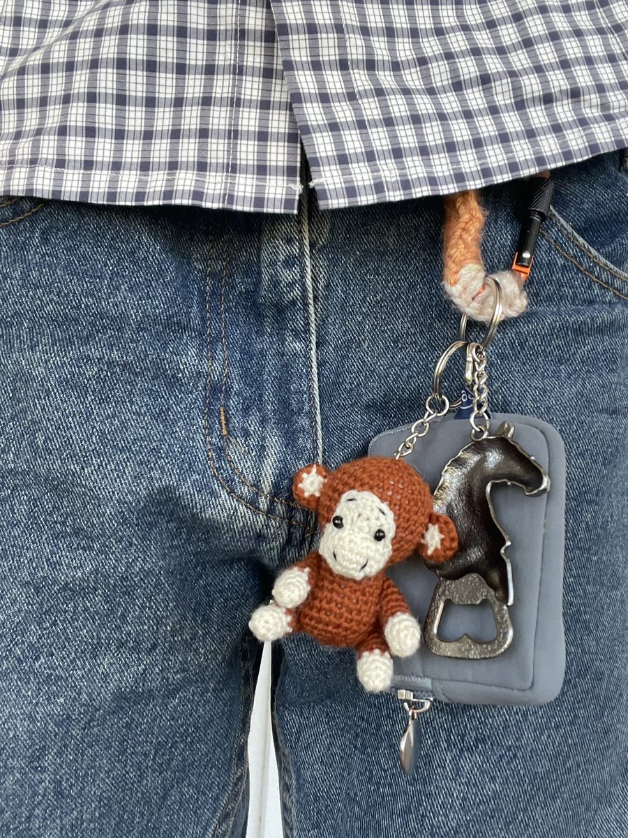iluvnycb's tweet photo. do we like my new carabiner keychain https://t.co/9RfkQ0P9Fu