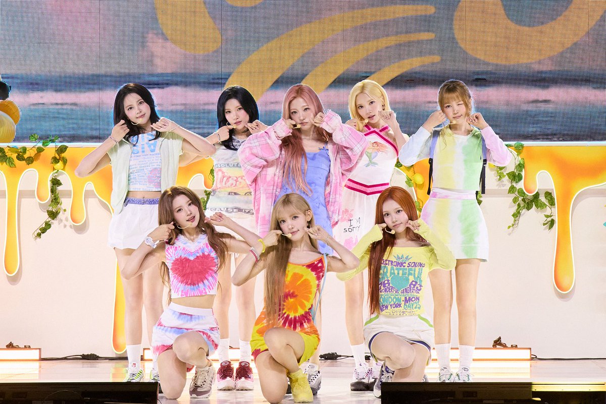 Hearts2Hearts's tweet photo. 하츠투하츠 ‘Lemon Tang’, 국내 주요 음반 차트 1위! 상큼 청량 한도 초과 ‘新 서머송’ 탄생
올여름은 하츠투하츠와 함께! 시원하고 싱그러운 MV도 뜨거운 반응
신보 발매 기념 쇼케이스 성황! 성공적 컴백 활동 시동

https://t.co/UQomnZdicJ

#Hearts2Hearts #하츠투하츠 #H2H
#LemonTang #Hearts2Hearts_LemonTang