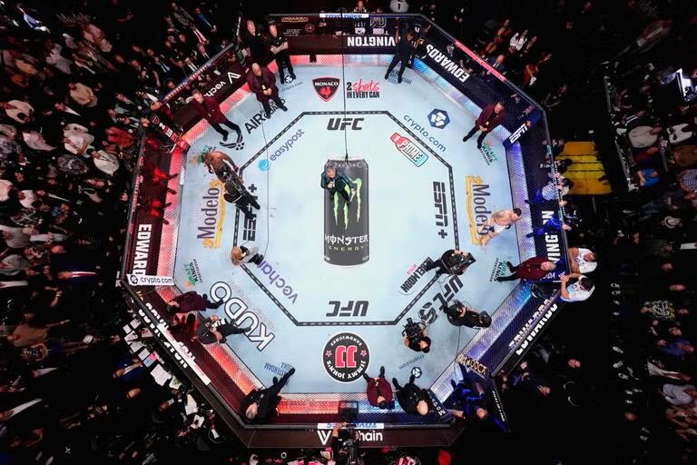realkevink's tweet photo. 💣BREAKING NEWS💣

The UFC Is Headed To Sacramento California August 22nd In a Fight Night Event https://t.co/RL0Fh17rgO