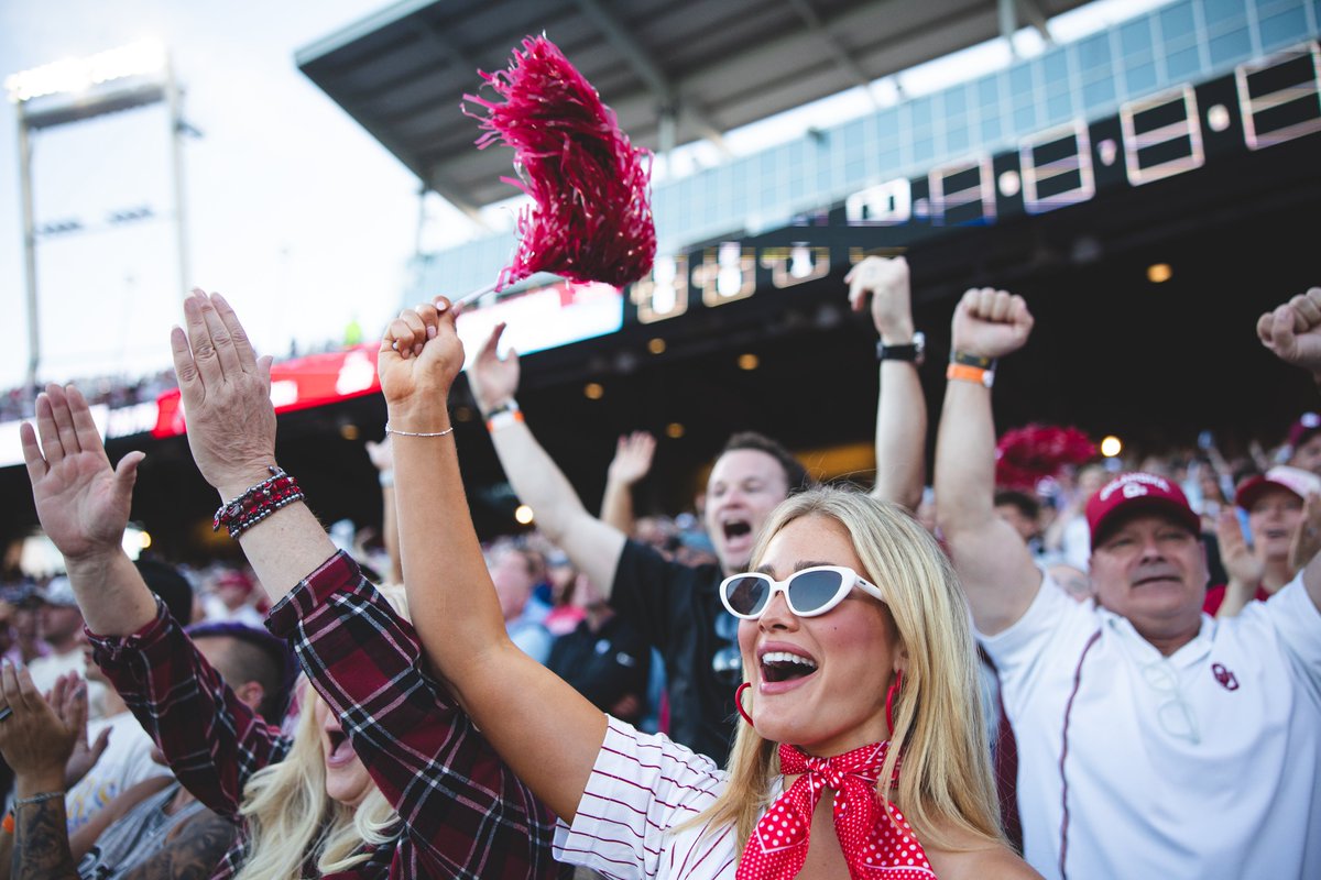 OU_Athletics's tweet photo. MOOD IN OKLAOMAHA https://t.co/kUtrcZdK7P