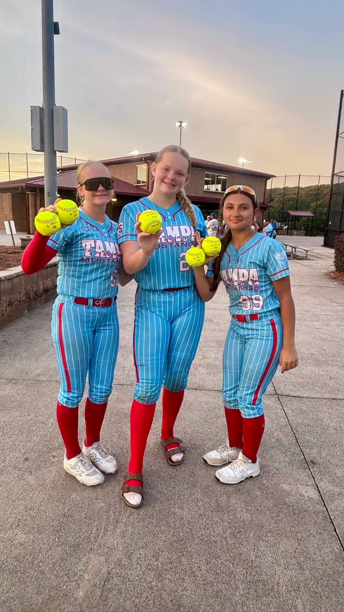AddisonBono2031's tweet photo. Great time guesting with @OhanaSoftballFL and winning the @ConnectSports Scenic City T25 Tournament. Finished the tournament with a .409 average, 1 HR, 1 double, 7 singles and 8 RBI. #addisonbono2031 #bonobombs https://t.co/BSoxnYYGYs