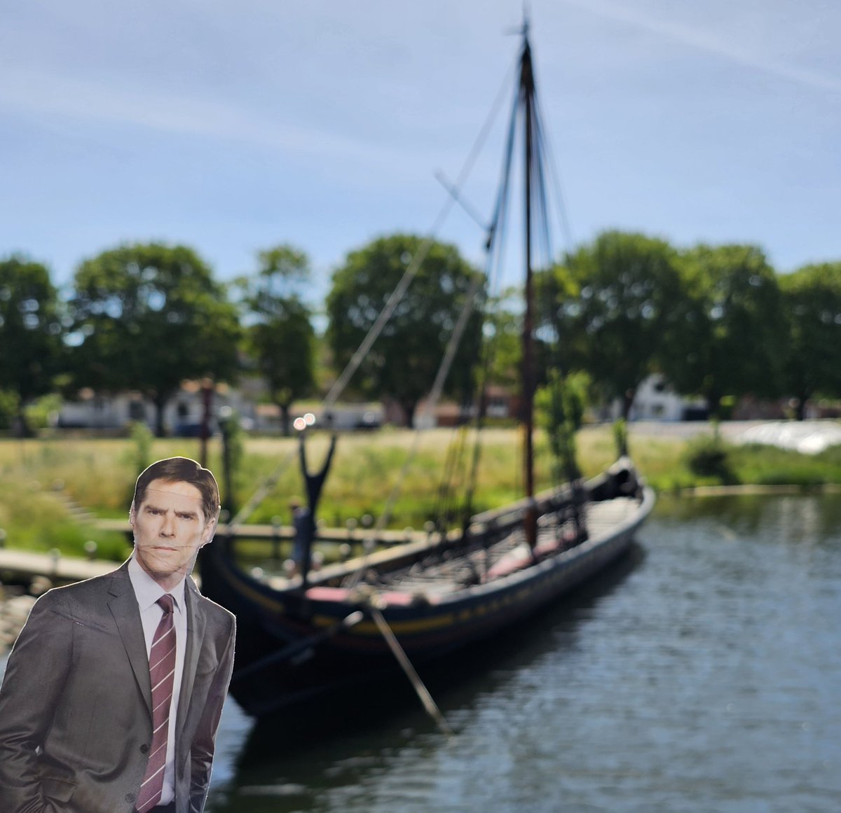 FlatHotchner's tweet photo. Large viking long ship. Just right for collecting Danegeld... 👨🏻‍💼🛫🕜💗🇩🇰 https://t.co/Emo3A3dUuS