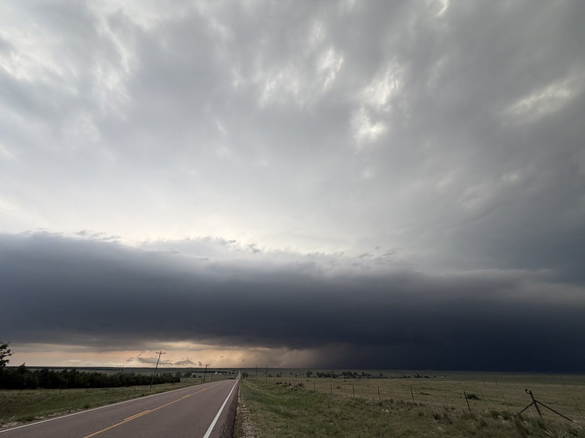 VinceWaelti's tweet photo. Currently sampling the Siebert, Colorado supercell with an @stsweathereye STING radiosonde. 

@RadarOmega https://t.co/Z0QBbR0hHK