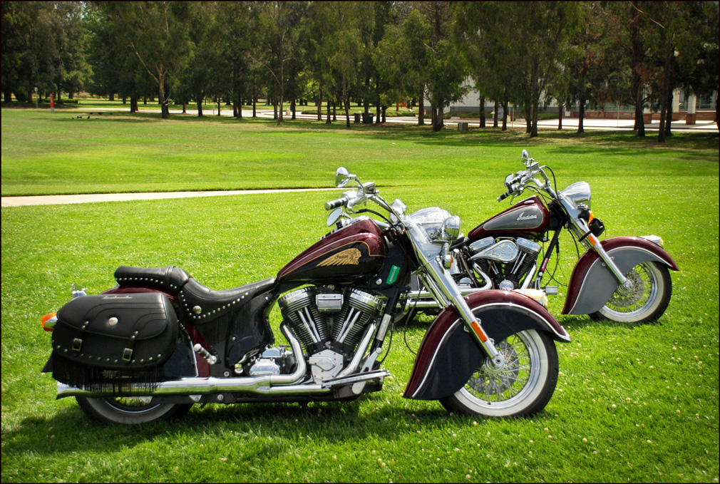 Moto_History's tweet photo. The Gilroy Indian Chief classic is a real beauty made from 2002 to 2004. #indianchiefmotorcycle #timelessdesign #modernclassic #modernvintage #poiseddesign #americanmotorcycledesign #motorcycledesigngenius #indianmotorcycles https://t.co/1ifTYDdZCY
