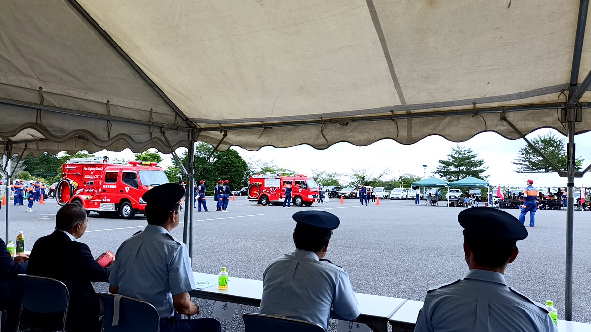 Hidakashi_MIKI's tweet photo. 消防団操法大会🚒👩‍🚒👩‍🚒
仕事終わりの夜間や早朝など、団員一丸となって訓練に励んできました！
操法は1分1秒、一挙手一投足の正確さが求められる真剣勝負
大会で培った技術と結束力を、これからの地域の防災活動に活かしてください！
お疲れ様でした！👨‍🚒✨

#消防団 #操法大会 #訓練 #一致団結 https://t.co/lY5Q9VWM73