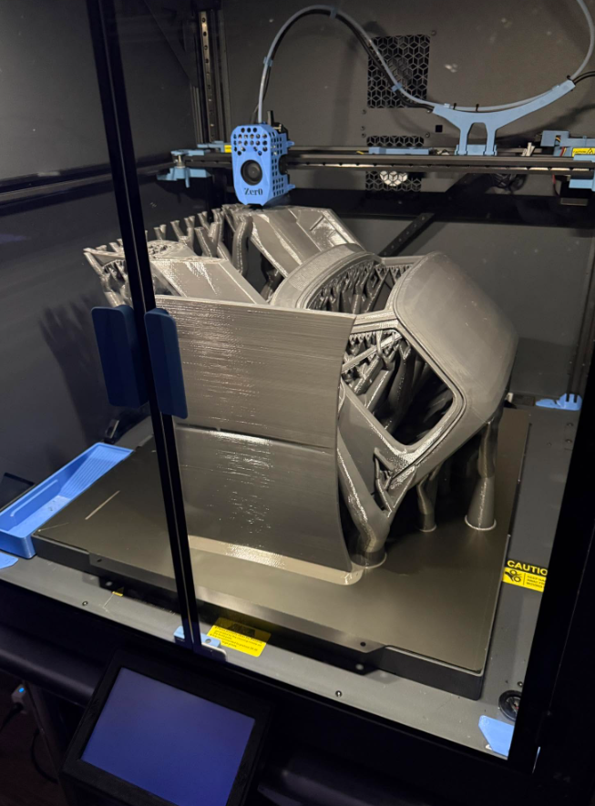 Sovol3d's tweet photo. 1/6 scale trail truck body. 5kg roll of PETG. One dedicated maker.
Bed still printing, but already looking incredible. The pictures don't do it justice, he says. We believe him. 🤯
#SV08MAX #BigPrintEnergy #PETG #SovolCommunity https://t.co/xLRzBTnufn