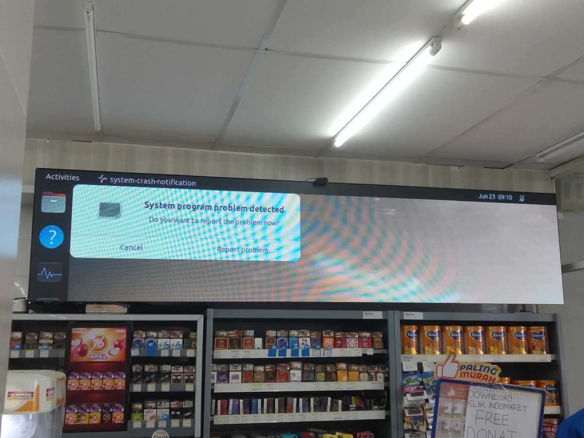 krixie_twt's tweet photo. Indomaret used linux for their mini videotron https://t.co/bqNStwplAe